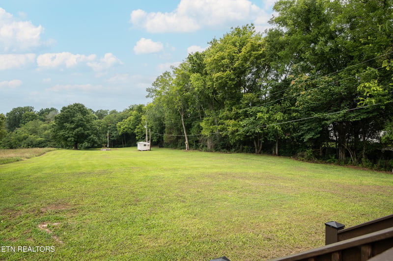 1009 Mabry Hood Rd, Knoxville, TN 37932