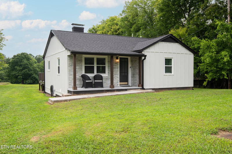1009 Mabry Hood Rd, Knoxville, TN 37932