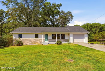 1009 Oaklett Dr, Knoxville, TN 37912