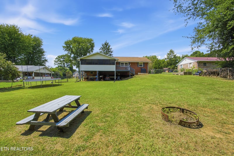 1009 Patton Ferry Rd, Kingston, TN 37763