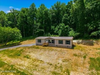 1009 S Gateway Ave, Rockwood, TN 37854