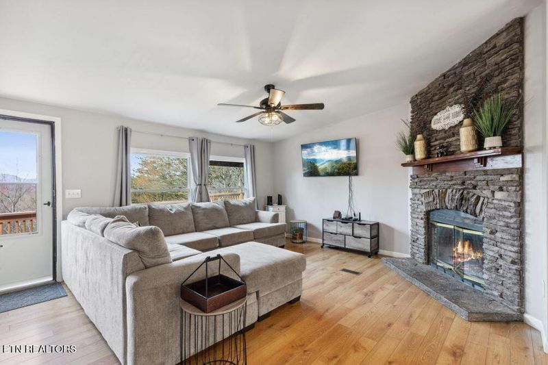 1009 Sumac Ct, Sevierville, TN 37876