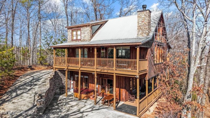 1009 Vista Dr, Gatlinburg, TN 37738
