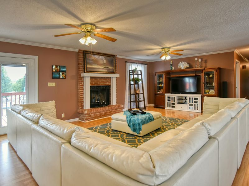 10096 Rutledge Pike, Corryton, TN 37721