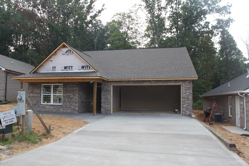 101 Ann Cove Ln, Powell, TN 37849