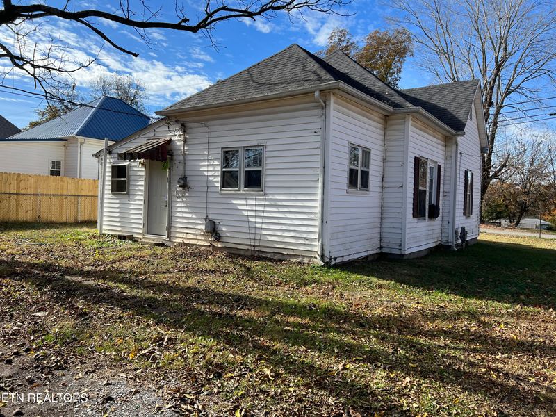 101 Athens Pike, Etowah, TN 37331