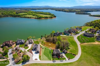 101 Breakers Dr, Vonore, TN 37885