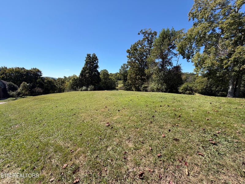 101 Center Park Ln, Oak Ridge, TN 37830