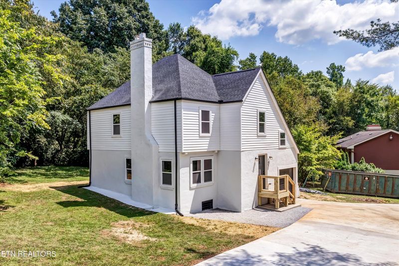 101 Chamberlain Blvd, Knoxville, TN 37920
