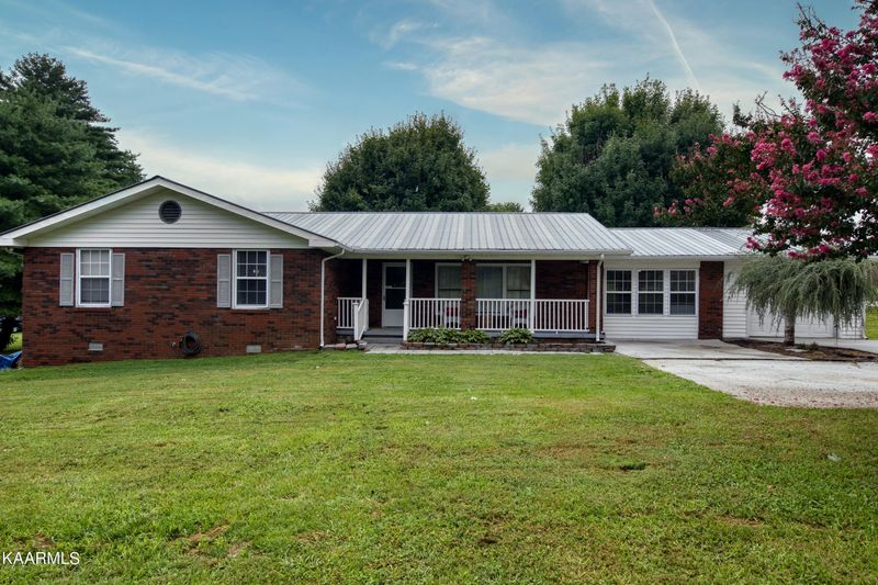 101 Chapman Crest Dr, Lafollette, TN 37766