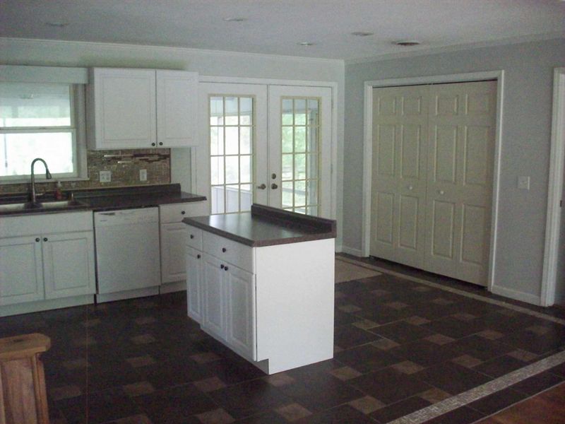 101 Circle Dr, Crossville, TN 38572