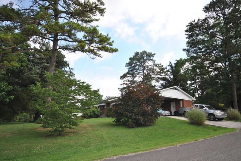 101 Cusick, Lenoir City, TN 37772