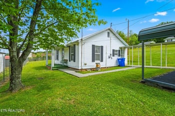 101 Dowlen Ln, Rocky Top, TN 37769
