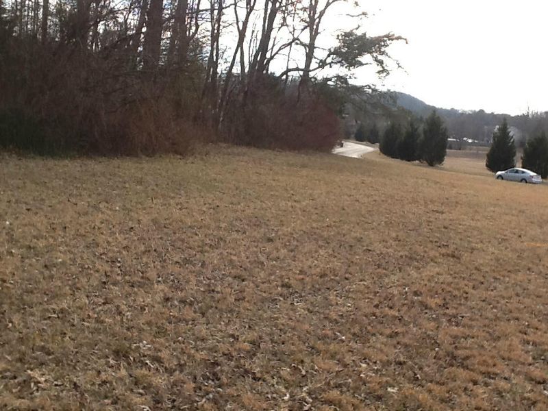101 Downing Dr, Oak Ridge, TN 37830