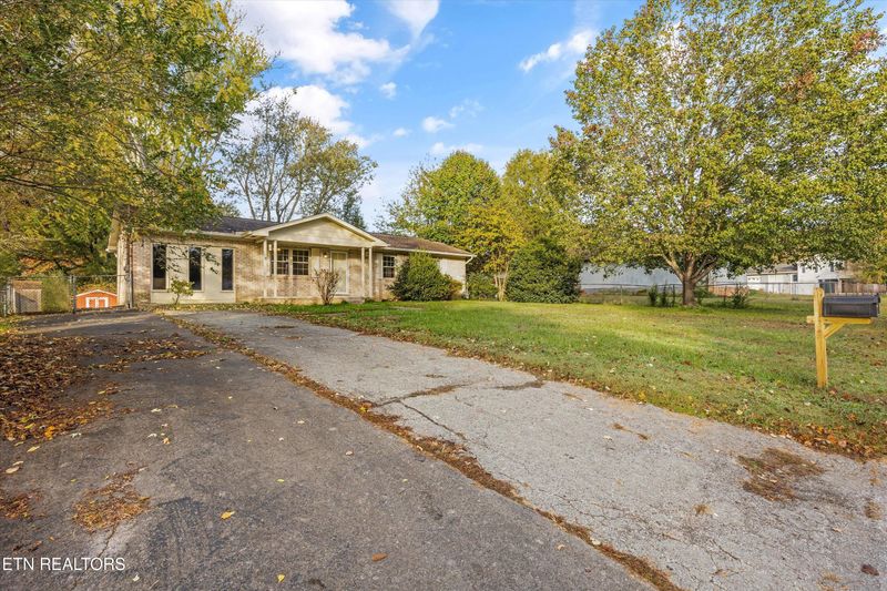 101 Duncan Dr, Oliver Springs, TN 37840