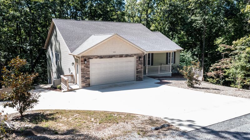 101 Durham Rd, Fairfield Glade, TN 38558