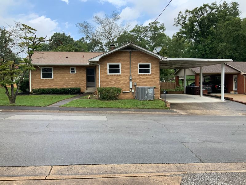 101 E Malta Rd, Oak Ridge, TN 37830
