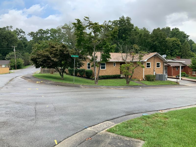 101 E Malta Rd, Oak Ridge, TN 37830