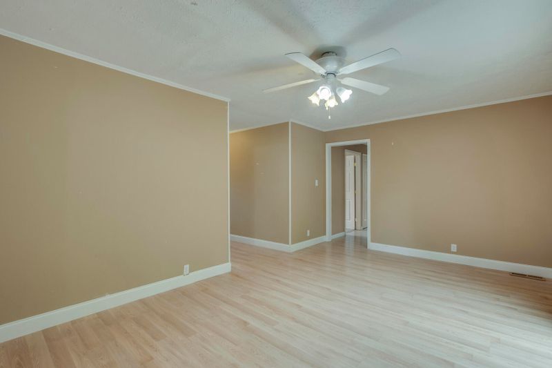101 Edison Ln, Oak Ridge, TN 37830