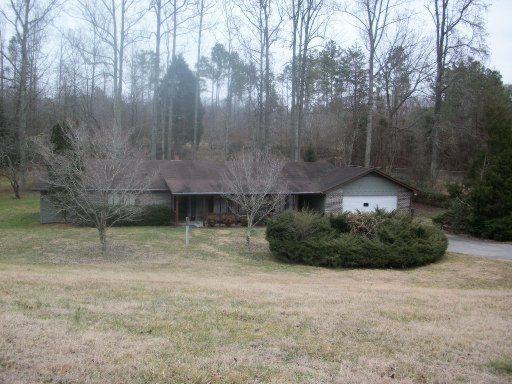 101 Garnet Ln, Oak Ridge, TN 37830