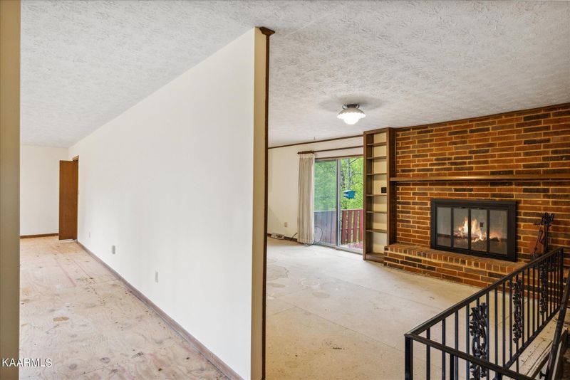 101 Greenbriar Ln, Oak Ridge, TN 37830