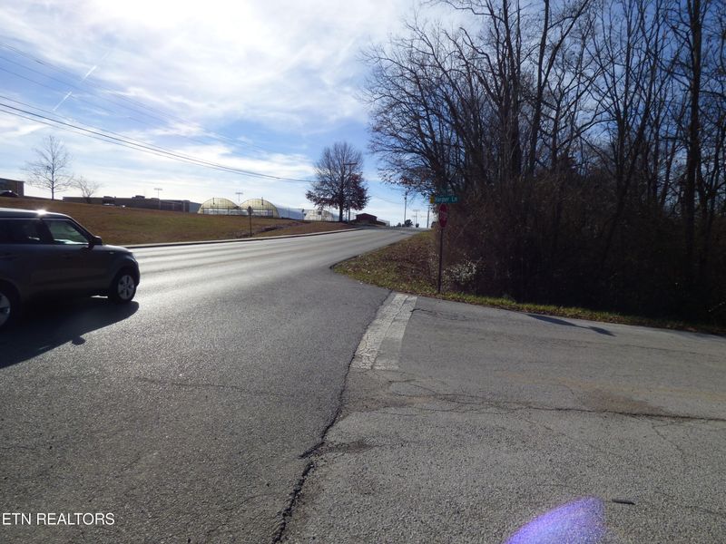 101 Harper Ln, Crossville, TN 38555