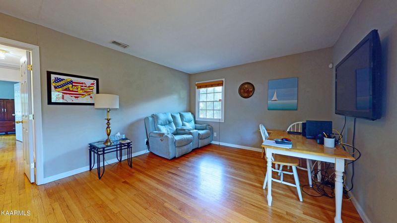 101 Henley Rd, Oak Ridge, TN 37830