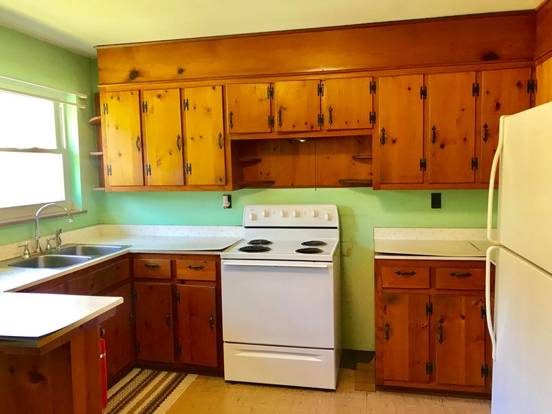 101 Hill Dr, Harriman, TN 37748