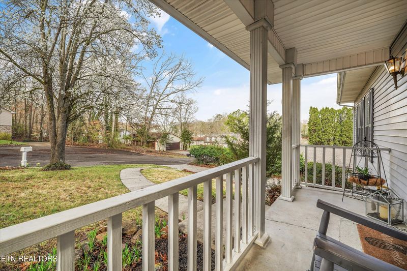 101 Hooper Ct, Oak Ridge, TN 37830