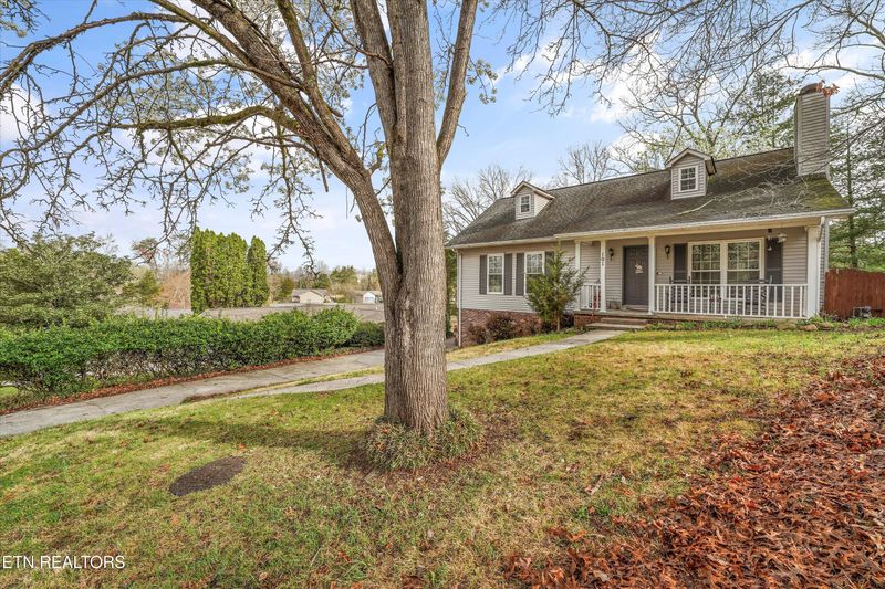 101 Hooper Ct, Oak Ridge, TN 37830