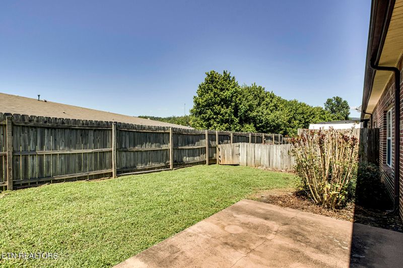 101 Jonelle Ct, Harriman, TN 37748