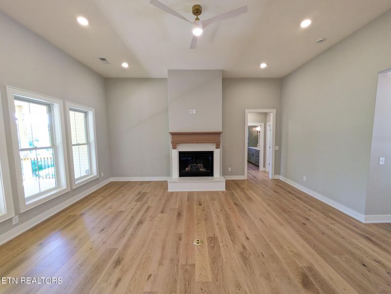 101 Lakeview Pl, Clinton, TN 37716