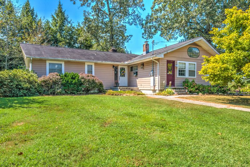 101 Nolan Rd, Oak Ridge, TN 37830