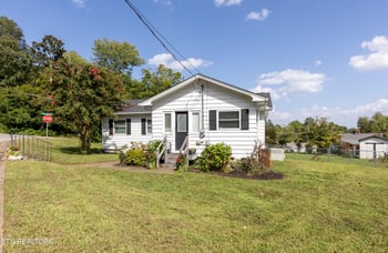 101 Norwood Ln, Oak Ridge, TN 37830