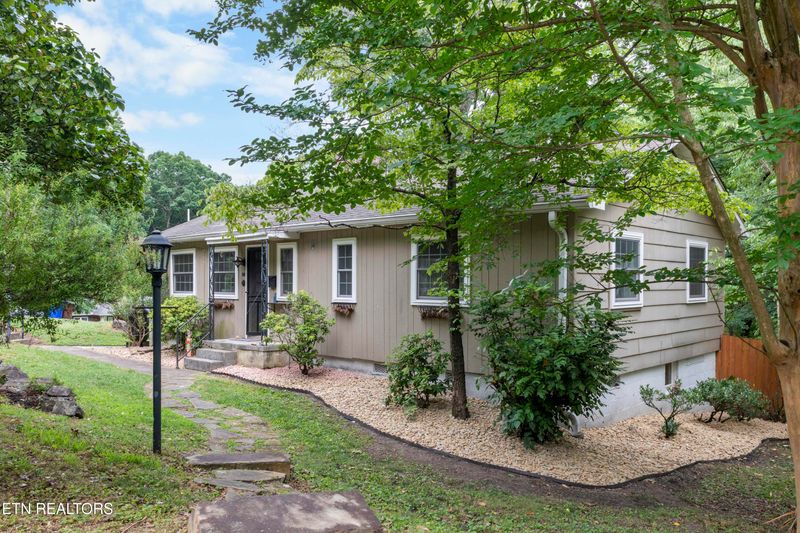 101 Olmstead Ln, Oak Ridge, TN 37830