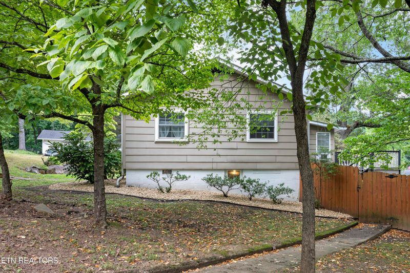101 Olmstead Ln, Oak Ridge, TN 37830
