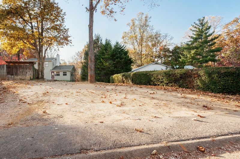 101 Orange Ln, Oak Ridge, TN 37830