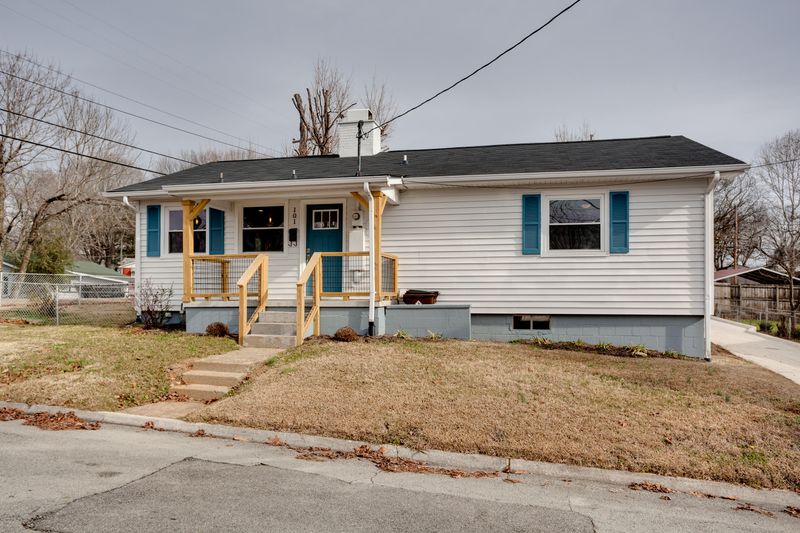 101 Parker Rd, Oak Ridge, TN 37830