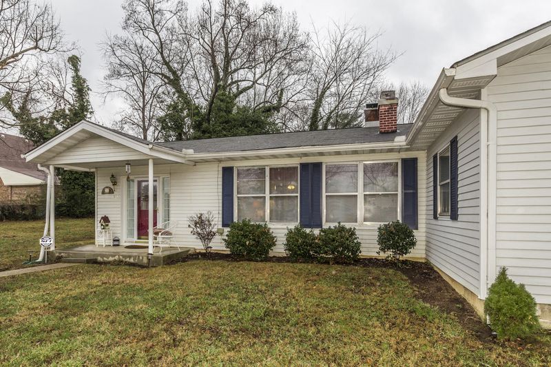 101 Parsons Rd, Oak Ridge, TN 37830
