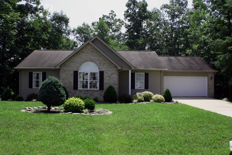 101 Peebles Rd, Fairfield Glade, TN 38558