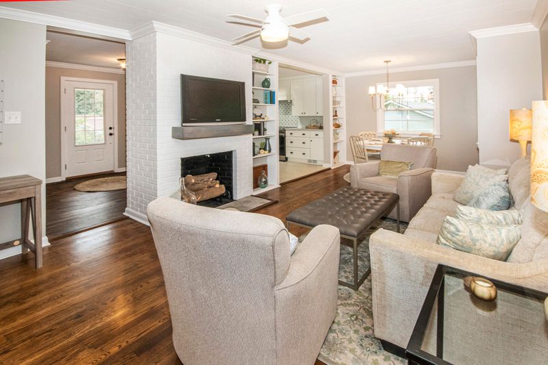 101 Pickwick Ln, Oak Ridge, TN 37830