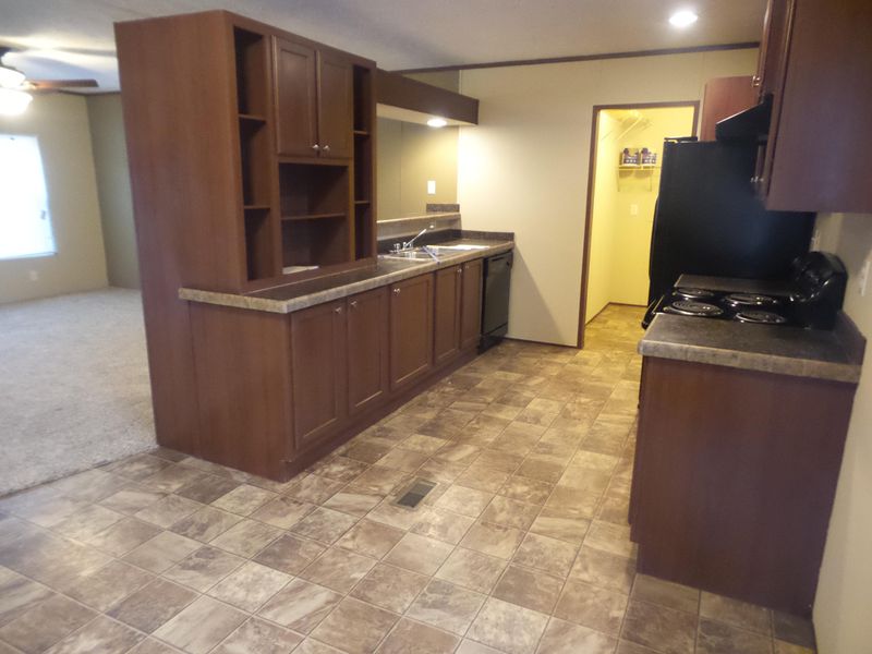 101 Pinecrest Dr, Loudon, TN 37774