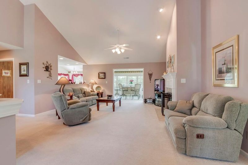 101 Quapaw Cir, Loudon, TN 37774