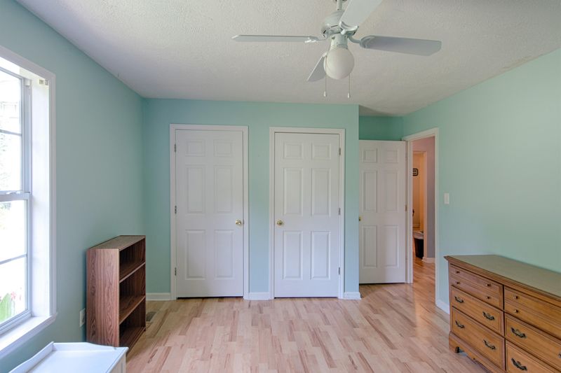 101 Red Hawk Ln, Powell, TN 37849