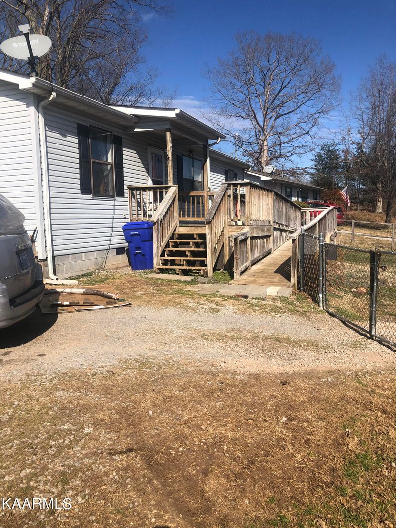 101 S Fowler Cir, Clinton, TN 37716