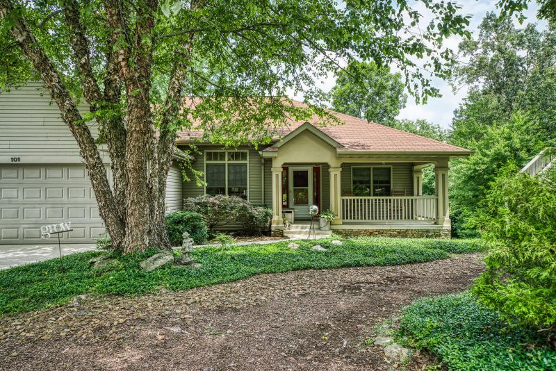 101 Spring Lake Dr, Fairfield Glade, TN 38558