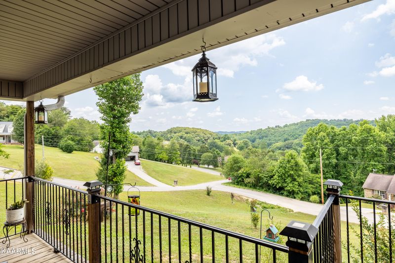 101 Stem Ln, Clinton, TN 37716