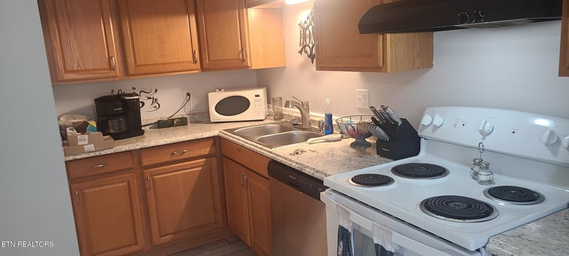 101 Stone Tree Dr, Maryville, TN 37801