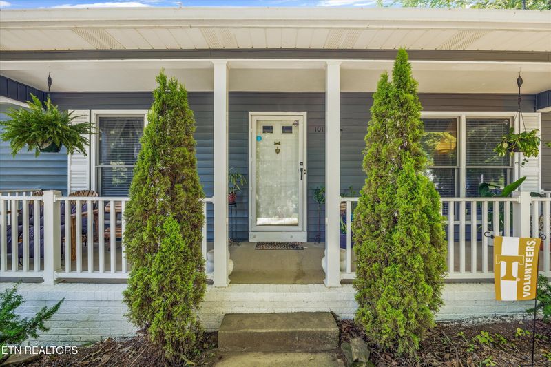 101 Telemann Ln, Oak Ridge, TN 37830