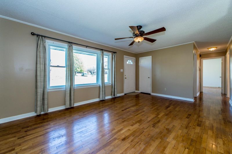 101 Thomas Dr, Maryville, TN 37804